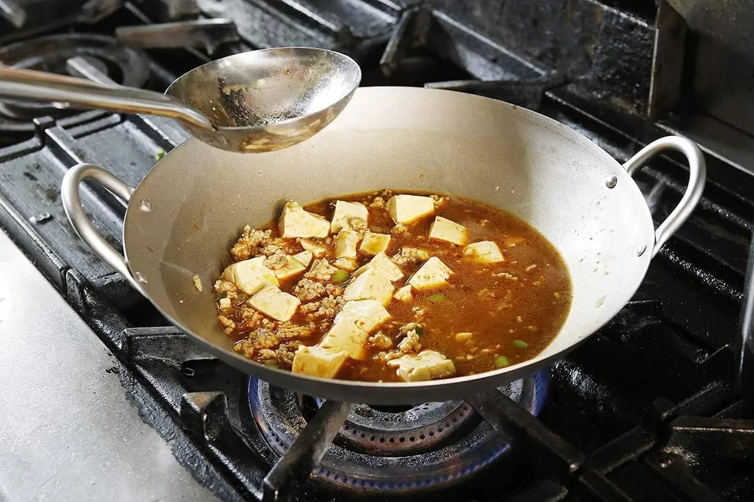 EBM Pure Titanium Ultra Lightweight Wok Pot, 15.4 inches (39 cm)