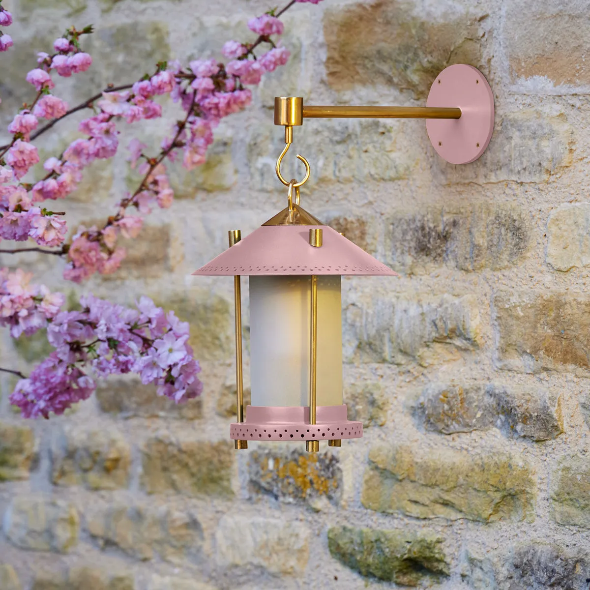 smaller Stefan cordless lantern in Blush by the Novogratz